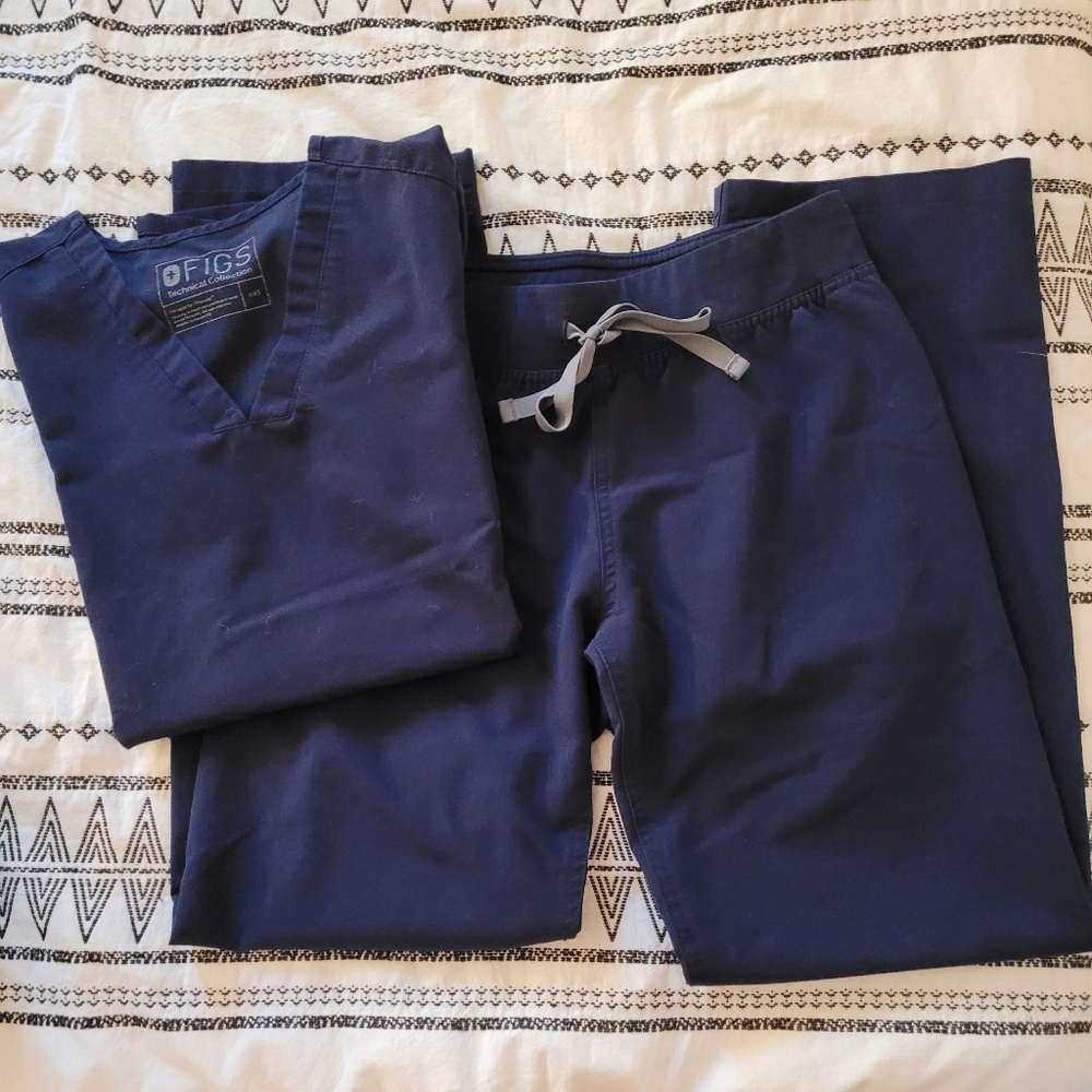 Navy Figs Scrub Set